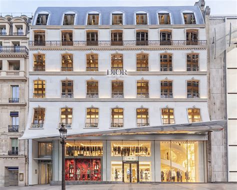 Dior opens new French.